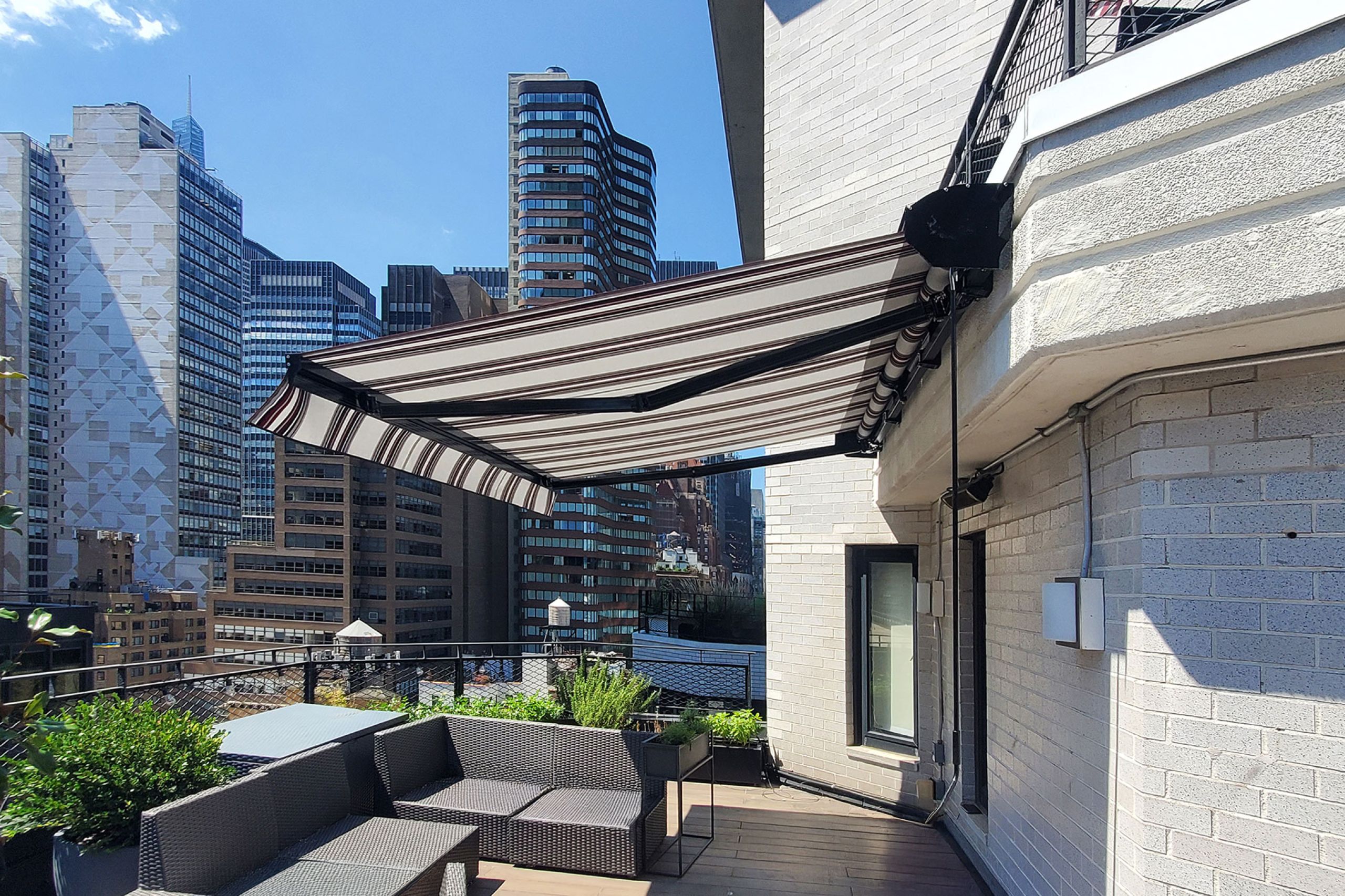 Ital Shades llc - awning sales, awning installation, awning maintenance, awning fabric replacement